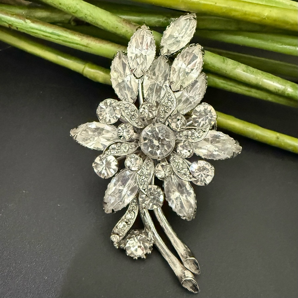 Vintage Unsigned 3D Flower Bouquet Clear Rhinestones Marquis Prong Brooch 27g.